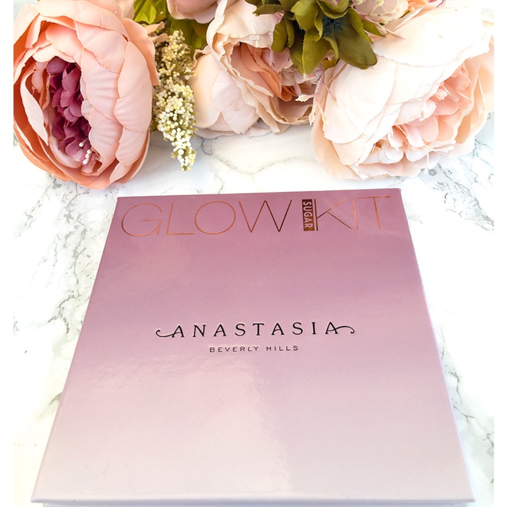 New ANASTASIA BEVERLY HILLS
Sugar Glow Kit® - Picture 7 of 16